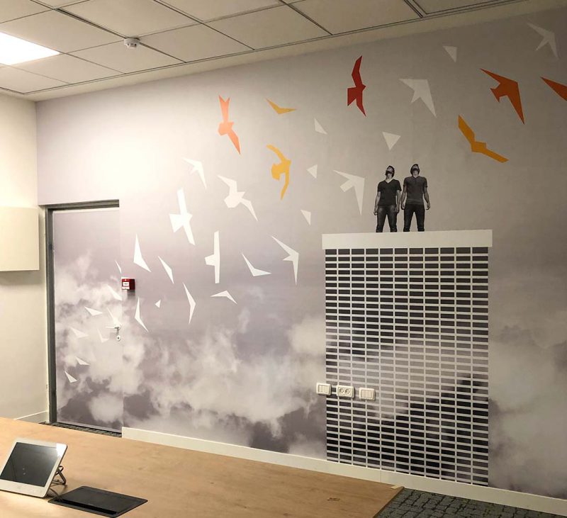 תמונת קיר גדולה במשרד